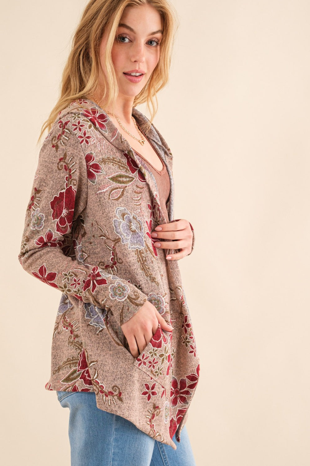 Yasmina® | Et le cardigan thermique Why Floral avec capuche et devant ouvert