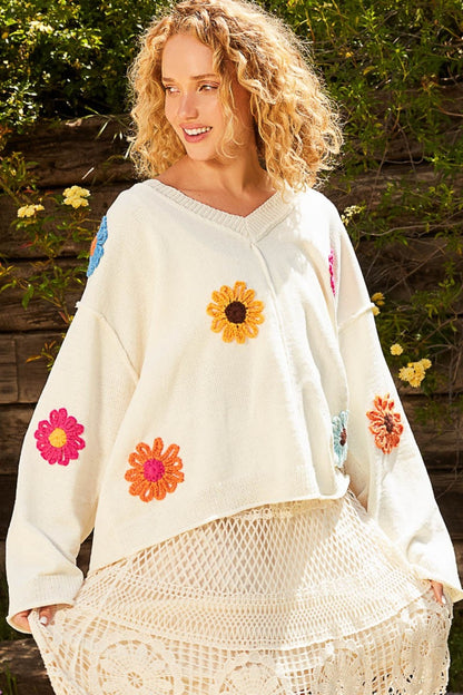 Vanja® | Pull col V manches longues avec patchs fleuris