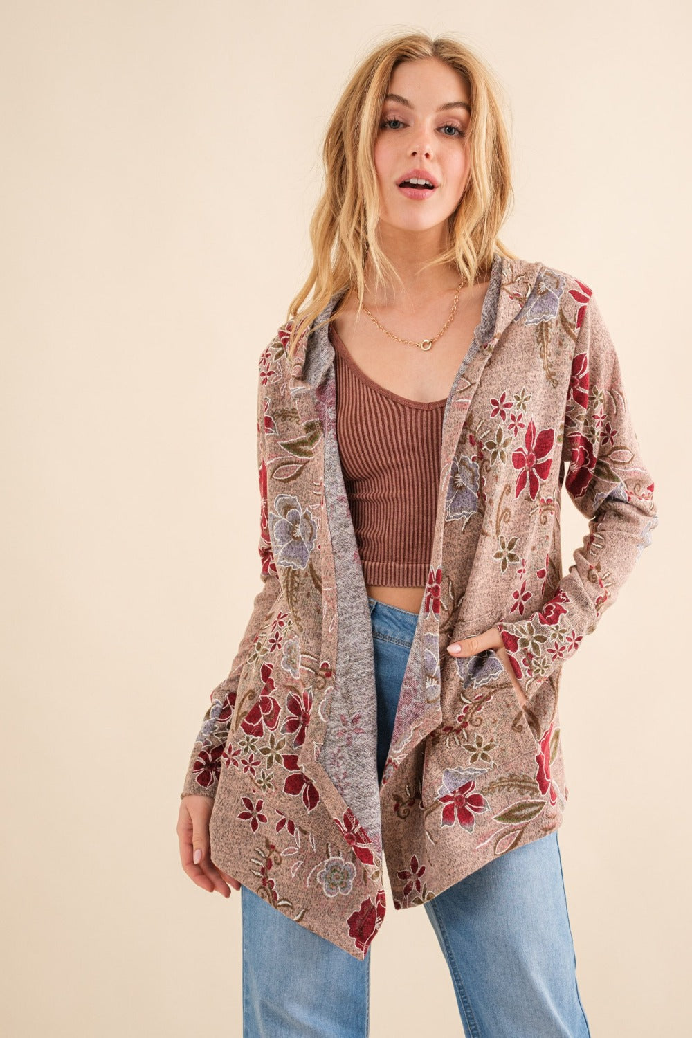 Yasmina® | Et le cardigan thermique Why Floral avec capuche et devant ouvert