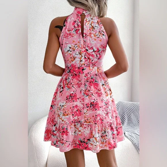 Tina - Robe trapèze florale à nouer à la taille et ourlet à volants